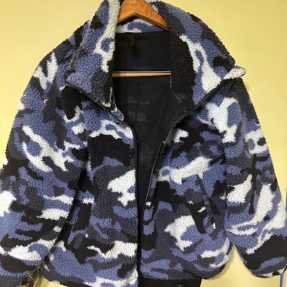 Women's Blue and Black Camouflage Puffer Jacket - Picture 1 of 7